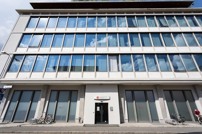 Facciata esterna della sede Smart Dental Clinic di Treviglio con ingresso principale