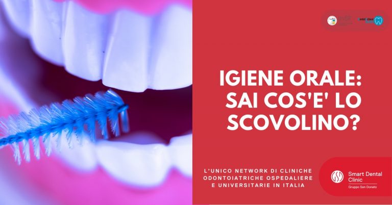 dentatura con uno scovolino dentale